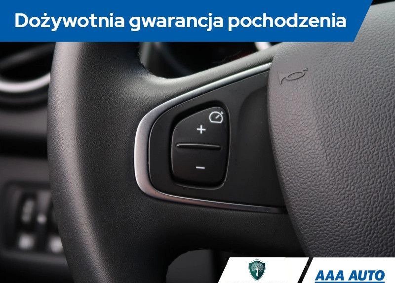 Renault Clio cena 45000 przebieg: 39667, rok produkcji 2017 z Łęczna małe 301